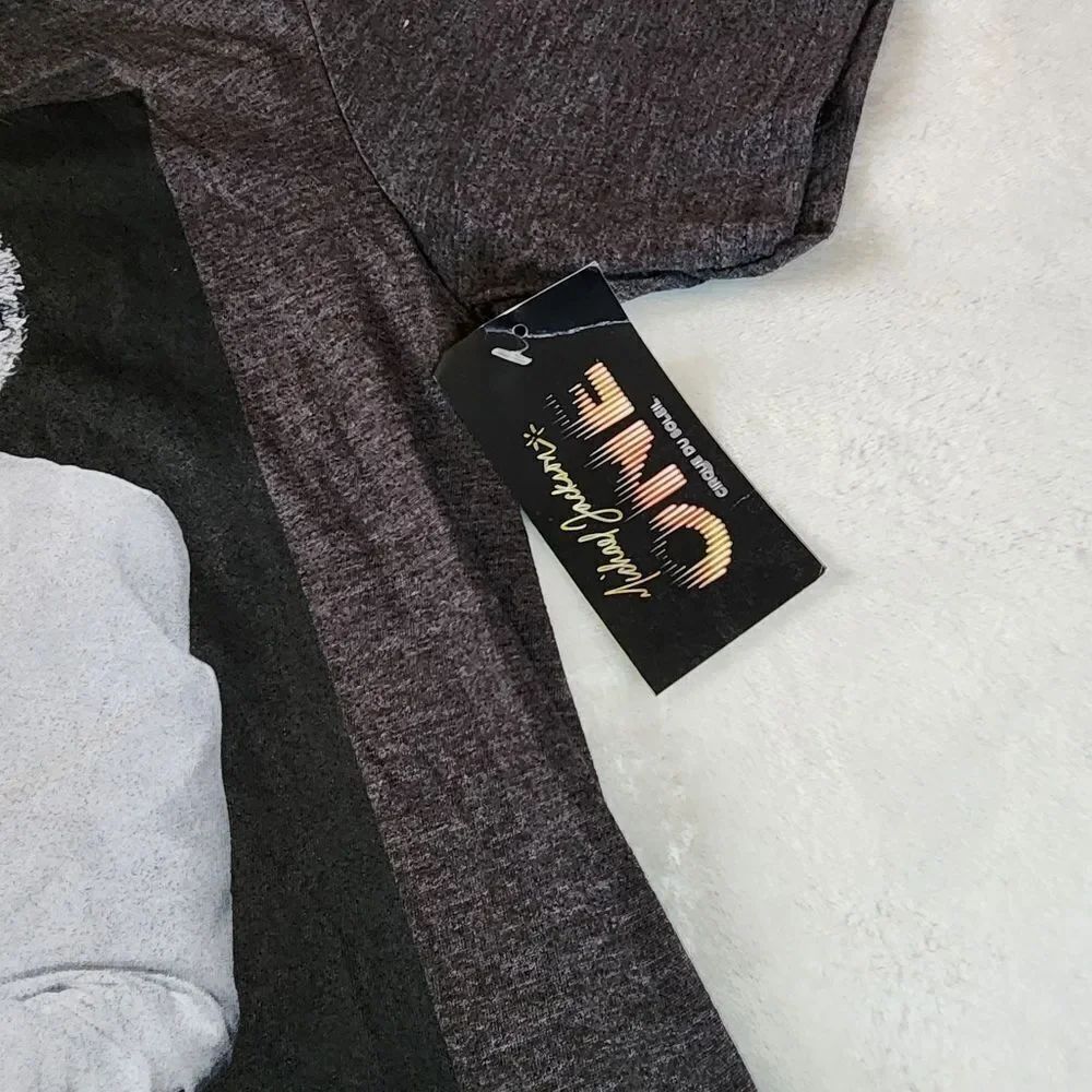 Michael Jackson 2016 Heathered Gray Tee With Graphic Thriller Nwt Size Small — image 3 of 7